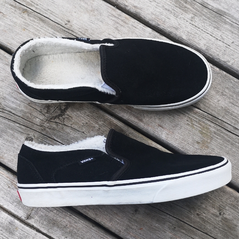 Vans fleece-lined slip-ons